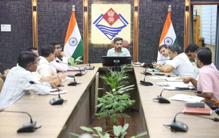 मानसून से पहले जलभराव वाले संवेदनशील स्थलों पर समस्या का करें त्वरित समाधानः डीएम