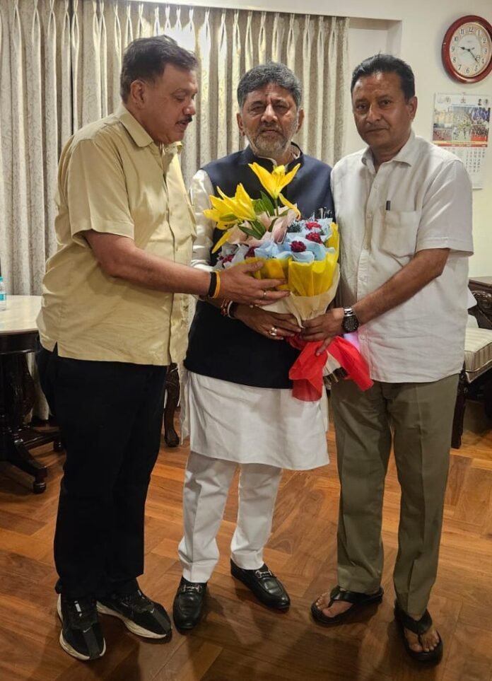 राजीव महर्षि ने कर्नाटक के उपमुख्यमंत्री डी.के. शिवकुमार से की शिष्टाचार भेंट