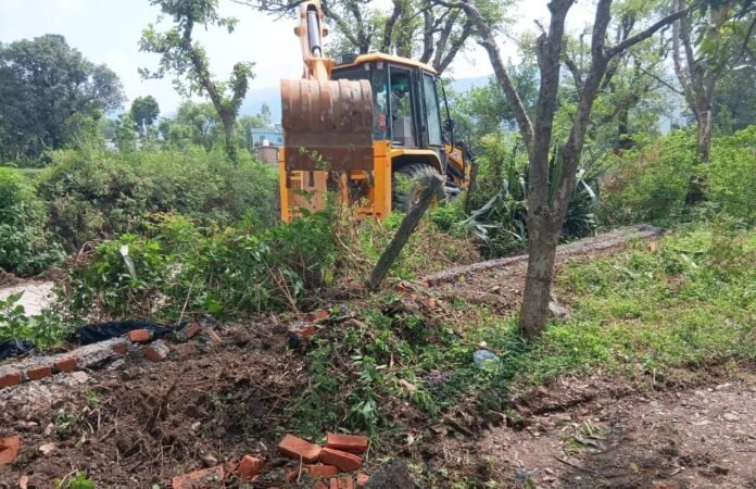 अवैध प्लॉटिंग पर चला एमडीडीए का बुलडोजर, 170 बीघा से अधिक जमीन पर बड़ी कार्रवाई
