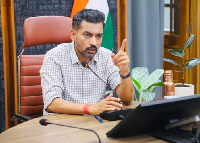 ई-ऑफिस व्यवस्था प्रभावी एवं सुगम बनाने के डीएम ने दिए निर्देश