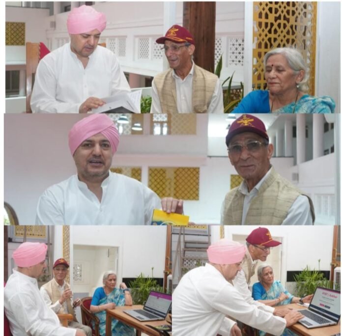 श्रीमहंत देवेन्द्र दास जी महाराज ने आखर शब्दकोश एप का किया उद्घाटन