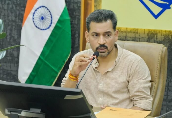 एसआईआर कार्य में पारदर्शिता एवं शुद्धता के साथ करें नोटिसों की सुनवाईः डीएम