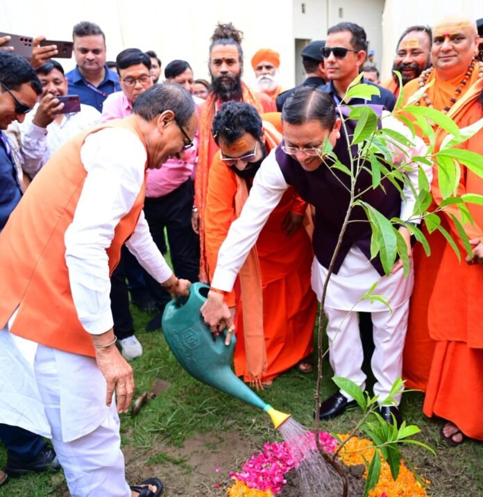 हरिद्वार में संत समागम में ‘एक राष्ट्र-एक चुनाव’ पर संवाद में केंद्रीय मंत्री शिवराज सिंह चौहान और मुख्यमंत्री पुष्कर सिंह धामी ने की सहभागिता
