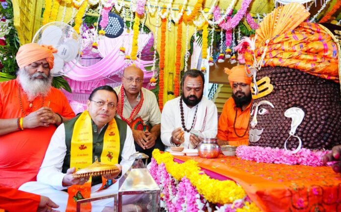 टपकेश्वर महादेव की भव्य शोभायात्रा में शामिल हुए मुख्यमंत्री पुष्कर सिंह धामी