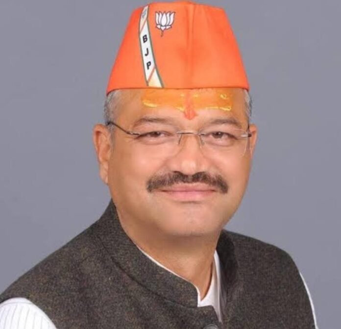 रक्षाबंधन पर मेयर सौरभ थपलियाल का बहनों को सुरक्षा का तोहफा — हर वार्ड में लगने जा रहे हैं सीसीटीवी कैमरे