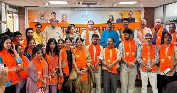शिक्षक दिवस पर भाजपा को बड़ी सौगात, शिक्षक संघ पूर्व प्रदेश अध्यक्ष समेत बड़ी संख्या ने ली सदस्यता