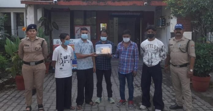 एम्स किच्छा में नौकरी दिलाने के नाम पर ठगी करने वाले 05 अभियुक्तो को दून पुलिस ने किया गिरफ्तार