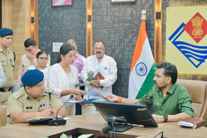समाधान दिवस में 140 से अधिक शिकायतें प्राप्त, डीएम ने अधिकारियों को समयबद्ध एवं गुणवत्तापूर्ण निस्तारण के दिए निर्देश