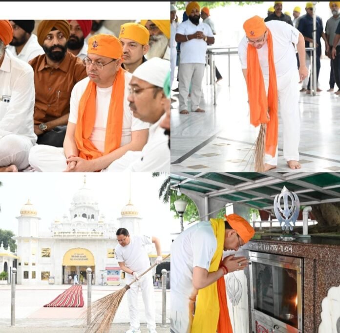 सेवा संकल्प अभियान’ के तहत नानकमत्ता पहुंचे मुख्यमंत्री धामी, स्वच्छता अभियान में किया श्रमदान