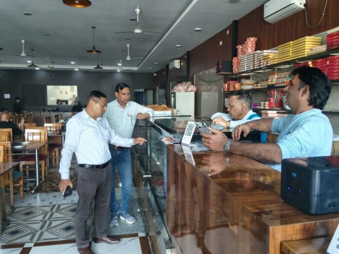 FDA की बड़ी कार्रवाई, देहरादून से मसूरी तक मिठाई और रेस्टोरेंटों का निरीक्षण